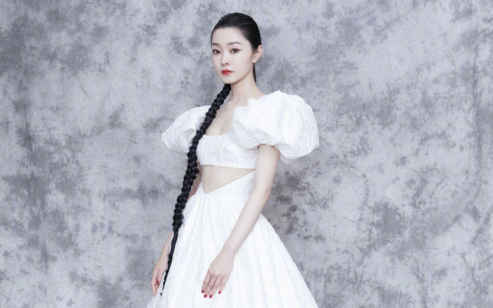 跨界合作：体育+娱乐+科技共同谱写篮球新篇章，跨界篮球中心