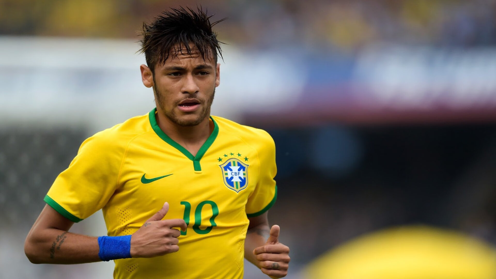 詹姆斯登上全球运动员商业榜前五,詹姆斯获得最佳运动员